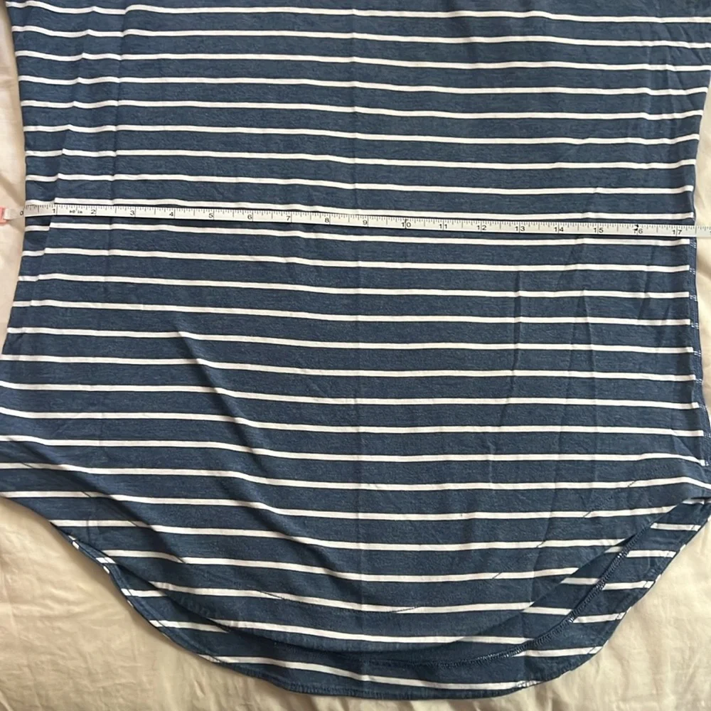 Lululemon weekend Long Sleeve Shirt - Picture 7 of 7